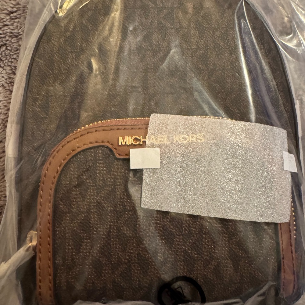 NWT Michael Kors Mini Convertible Brown Signature Backpack - Picture 8 of 8